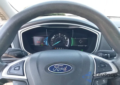 2016 Ford Fusion Hybrid S z USA, uszkodzony, nr VIN 3FA6P0UU0GR248090